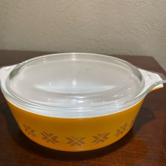 Vintage, Set of 3, Pyrex, Lidded, Town and Country Casserole Dishes/Bowls - Picture 7 of 16